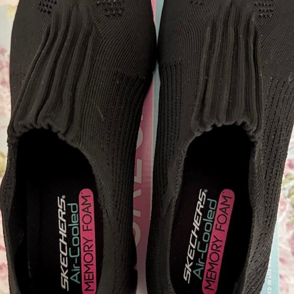 New Skechers Skech-Knit Shoes Memory Foam slip on comfortable 11 - Picture 8 of 9